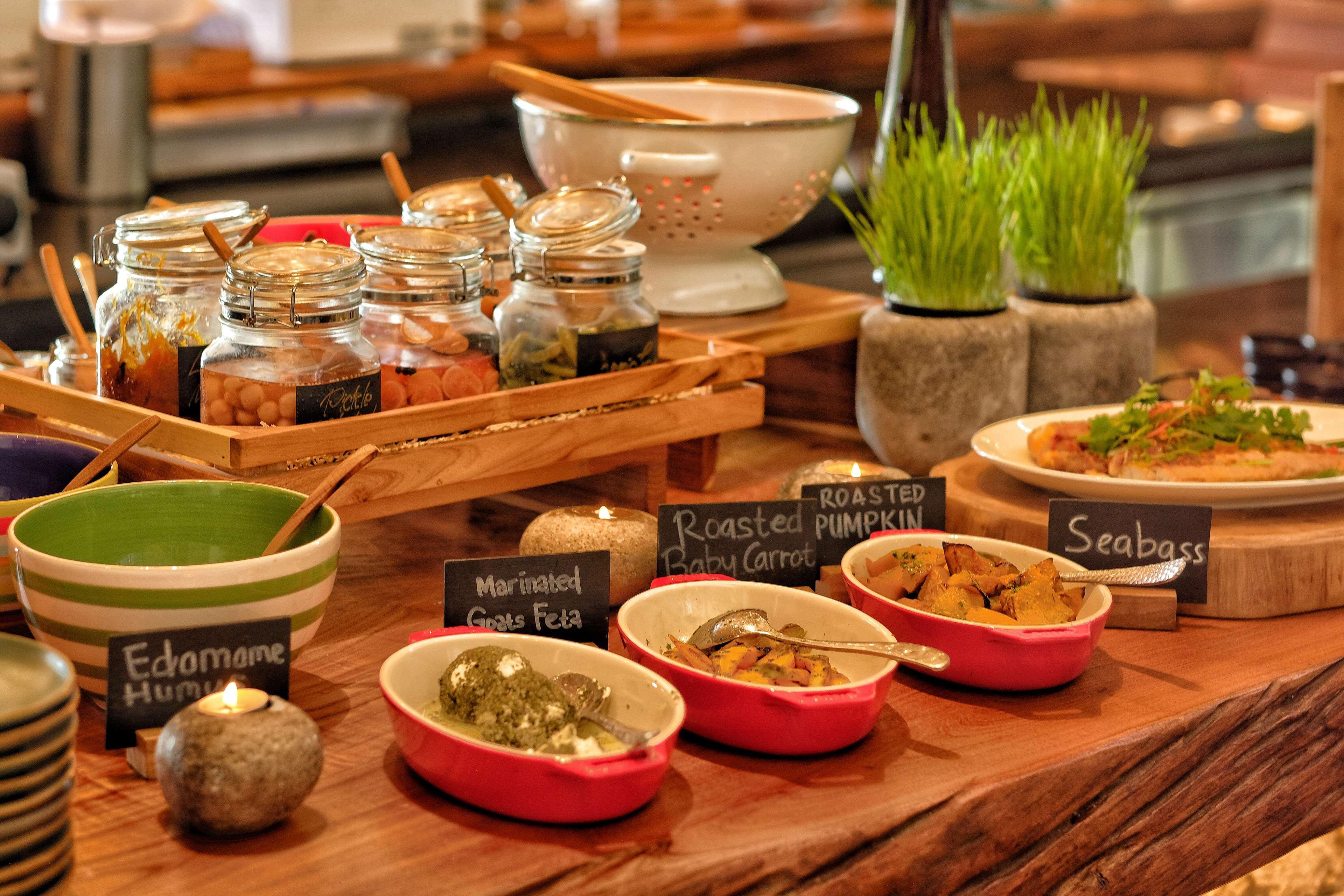 Hyatt Regency Bali Hotel Sanur Екстериор снимка A selection of dishes at the buffet